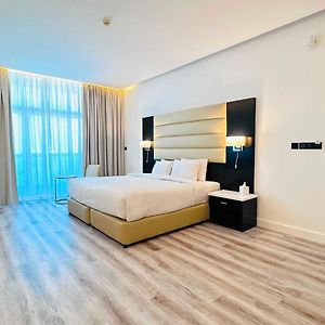 Deluxe Rooms BV